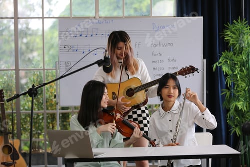 Preview: student person learning classical music with online class live streaming media video, musical class