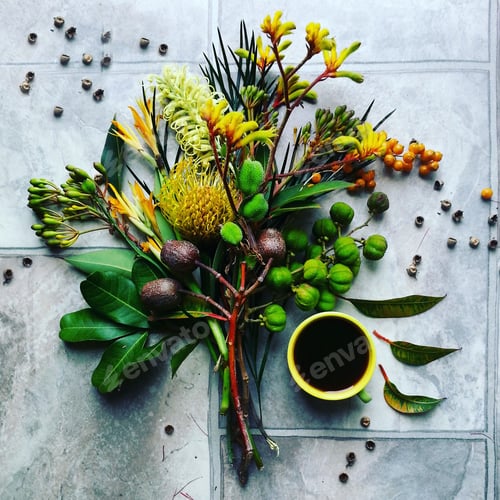 Preview: Bouquet of native flowers with espresso coffee