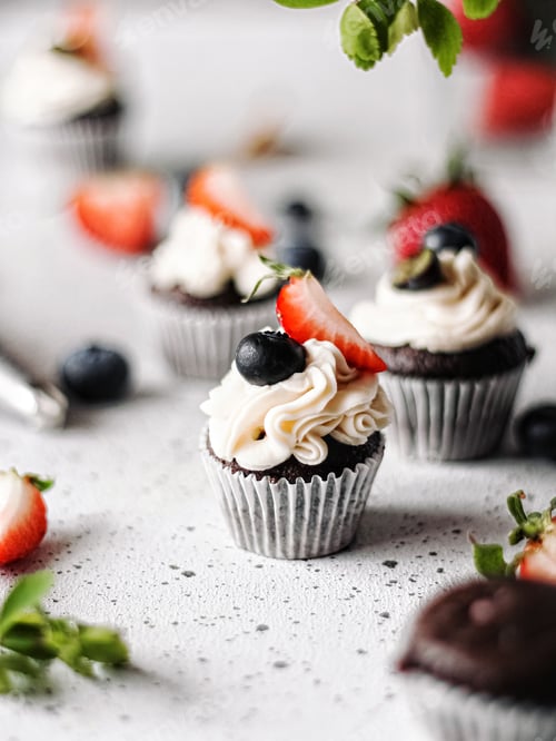 Preview: Homemade baking cupcakes and cinnamon rolls, dessert