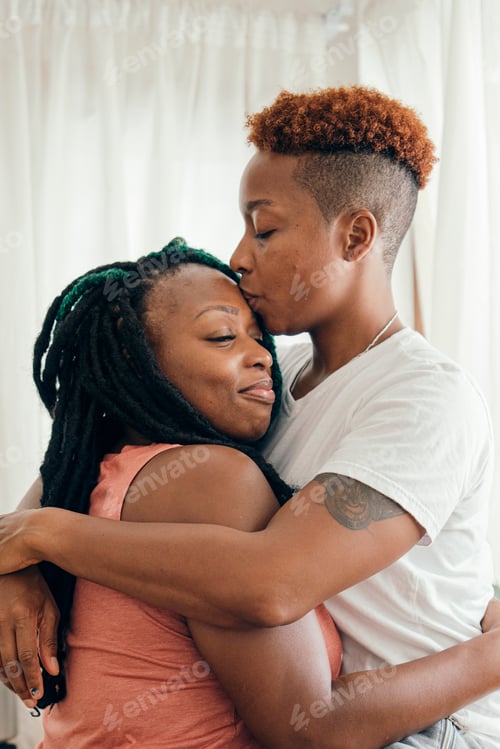 Preview: Lesbian couple love