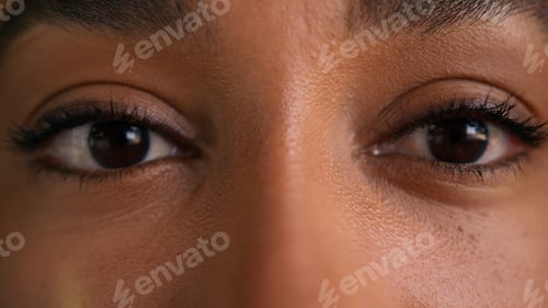 Vista previa: Close up dark eyes African American woman female face girl vision businesswoman eyesight sight see