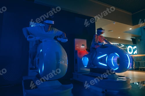 Preview: The player plays motorcycle racing in vr. A young woman with pink hair plays games.