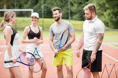 Preview: Friends on the tennis court