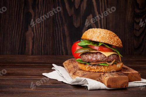 Preview: Tasty grilled home made burger