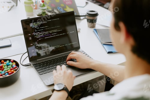 Preview: IT Specialist Coding in Offline Office