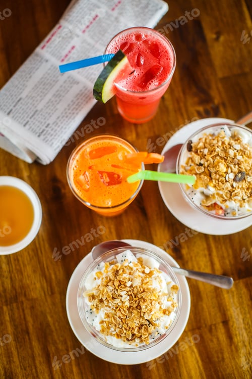 Preview: Fruits with muesli, fresh juice and espresso