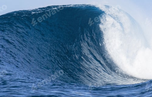 Preview: Beautiful Ocean Wave
