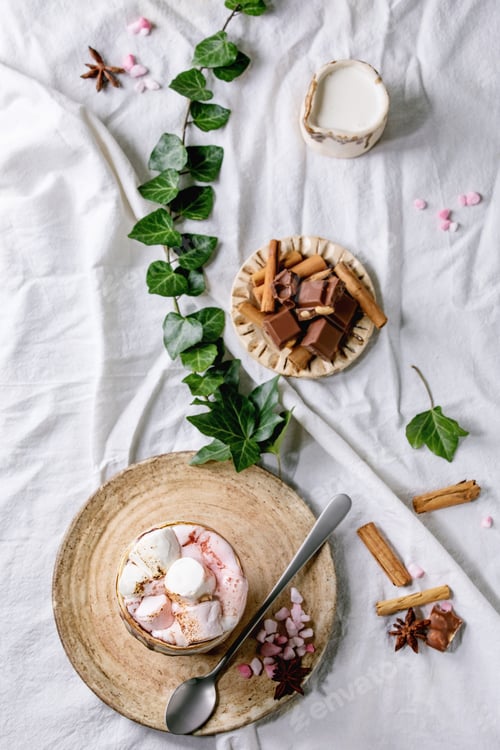 Preview: Hot chocolate with marshmallow