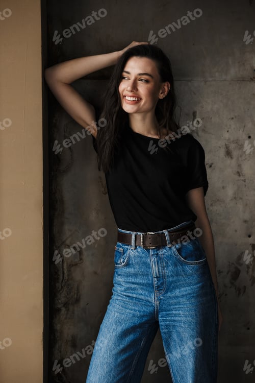 Preview: Photo of beautiful young brunette woman smiling and looking aside
