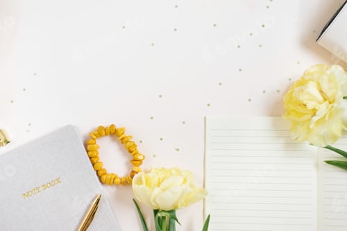 Preview: Notepad for daily Planning and Pen on Beige Background