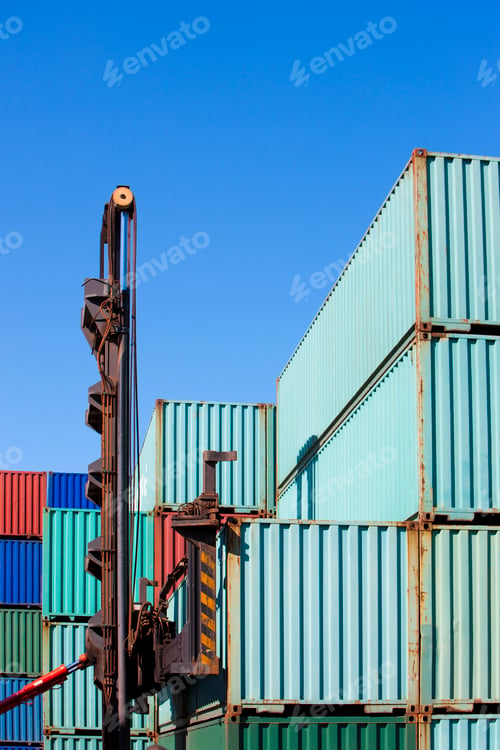 Preview: Cargo containers in shipping dock