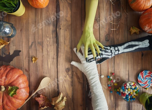 Preview: family celebrating Halloween