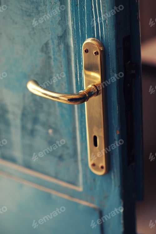 Preview: Gold handle close up