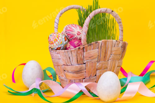 Preview: the happy easter