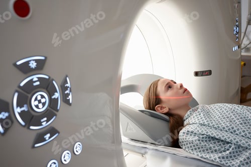 Preview: Girl going into CT scanner