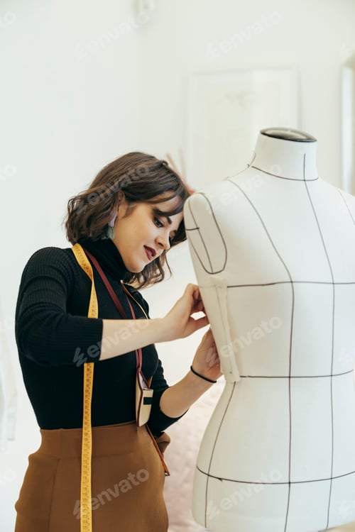 Preview: Fashion designer at work