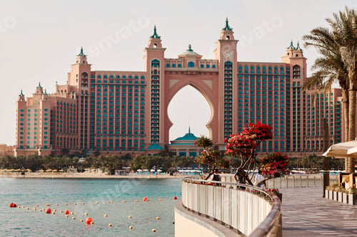 Preview: Beautiful view of the Atlantis hotel on the artificial island of palm Jumeirah