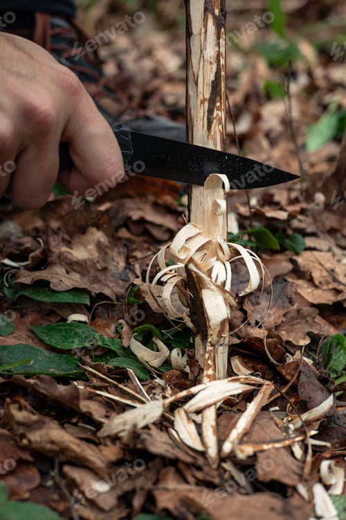 Preview: Survival Technique: Preparing Tinder with Knife