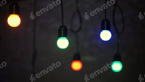 Preview: Hanging light bulbs