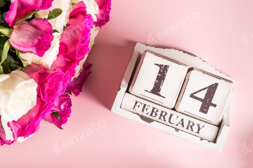 Preview: Bunch of White and Pink Roses for St Valentines Day