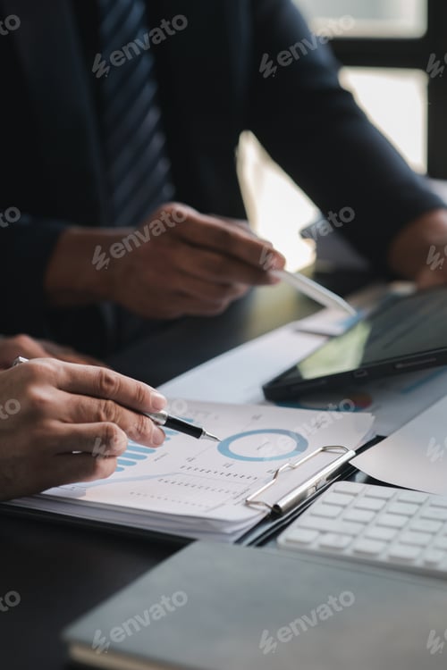 Preview: The sales department is having a monthly summary meeting to bring it to the department manager, they
