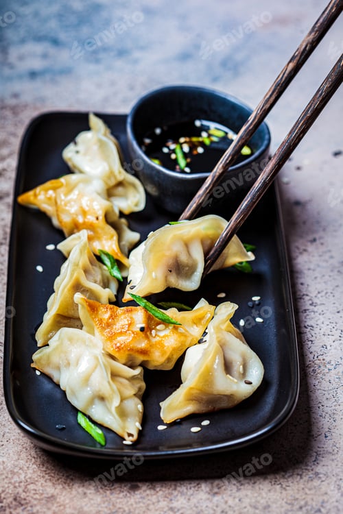 Preview: Fried gyoza dumplings