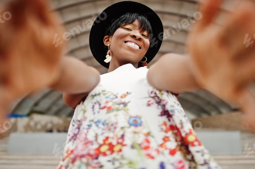 Preview: Amazing african american model woman