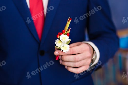 Preview: Boutonniere