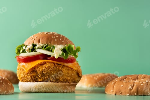 Preview: Crispy chicken burger with cheese
