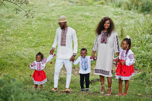 Preview: African family in traditional clothes