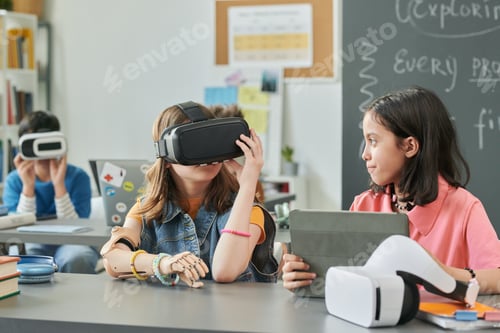 Preview: Girls using Virtual Reality Technology in School