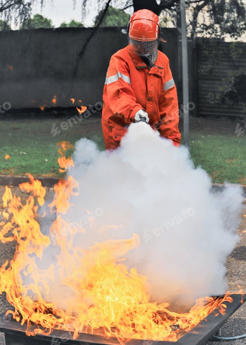 Preview: corporate safety - exercise during a firefighting course