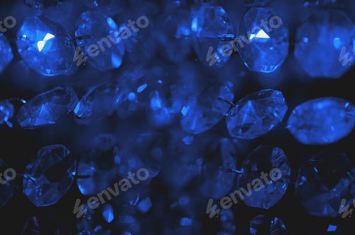 Preview: Close-up of shining crystals in chain