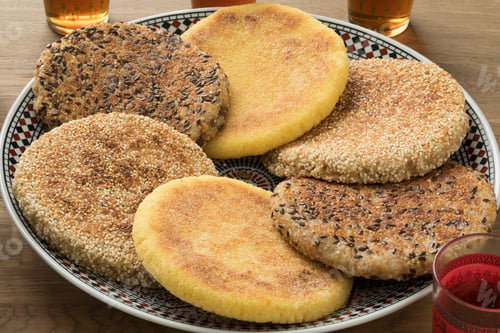 Preview: Dish with Moroccan harcha, flatbread