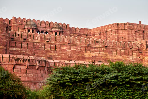 Preview: Walls of Agra red fort in India, view from main entrance Amar Singh Gate to ancient building