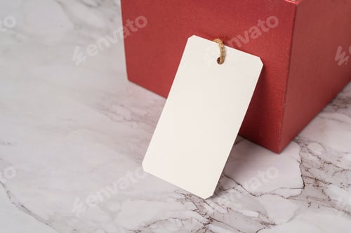 Preview: red gift box with clear tag