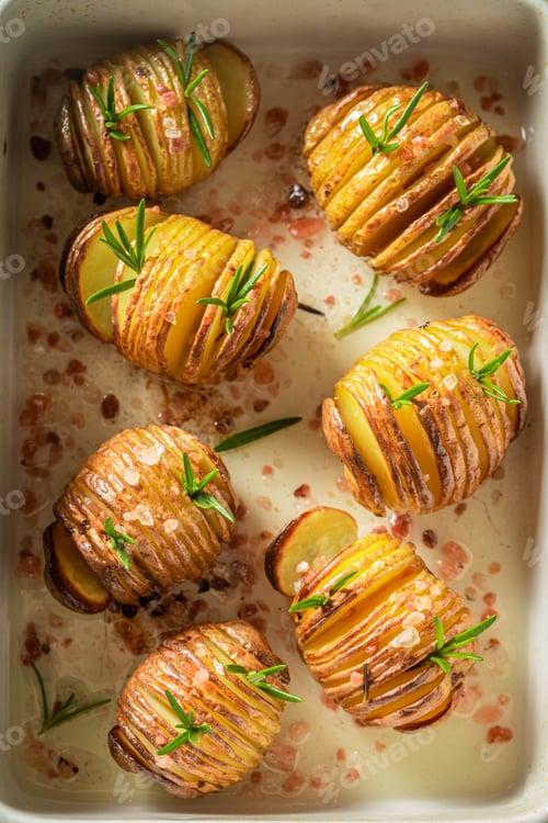 Preview: Homemade baked potatoes made with salt and rosemary