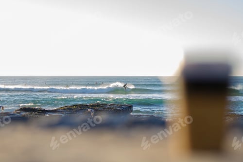 Preview: View breaking waves and seagulls in background
