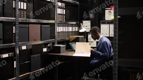 Preview: Expert male investigator at work