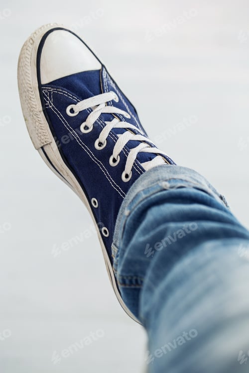 Preview: Man in sneakers
