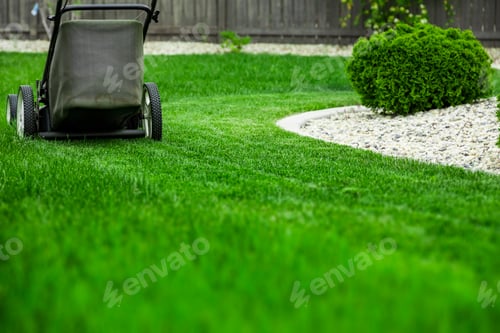 Preview: Mowing lawn