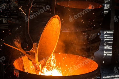 Preview: Tank pours metal at the steel mill