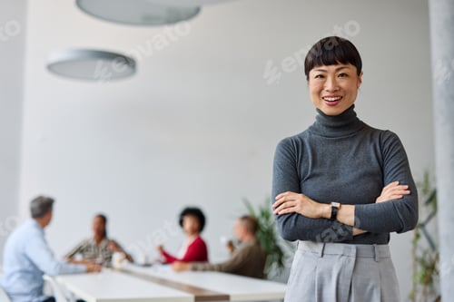 Preview: Young business people in the office