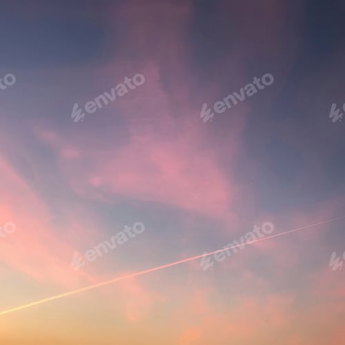 Preview: Fading contrail in sky