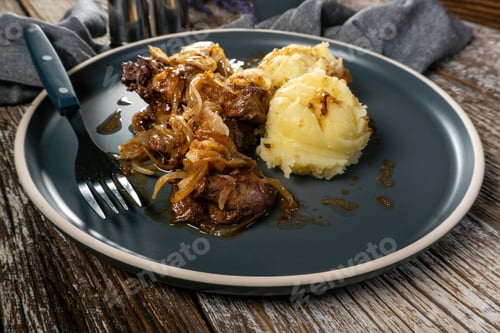 Preview: Fried liver with onion.