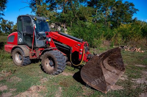 Preview: Used front wheel loader on a farm