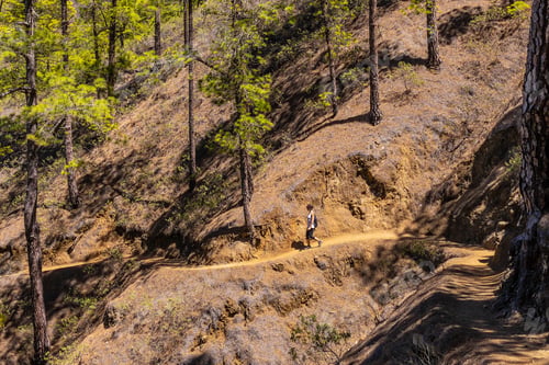 Preview: A young woman on the beautiful trekking trail of La Cumbrecita