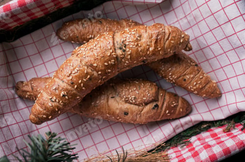 Preview: Tasty, freshly baked croissants, whole grain pastry