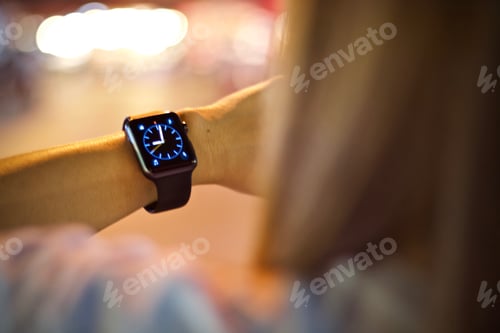 Preview: Women watch smart watch technology