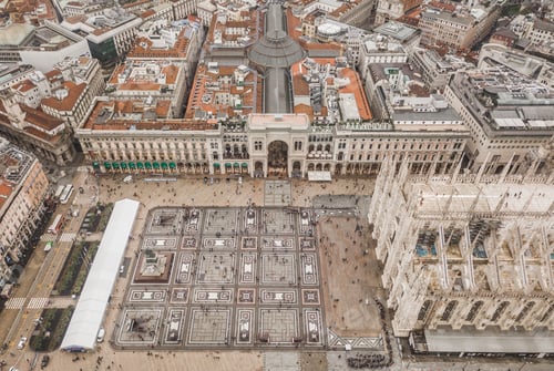 Preview: Aerial view of Piazza del Duomo
